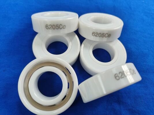 6205 Tam Zirkonya Seramik Top Taşımacılığı P6/P5 Sınıf Hızlı PTFE Kafes ve Dükkanları ile HIP Sintrasyon ZrO2
